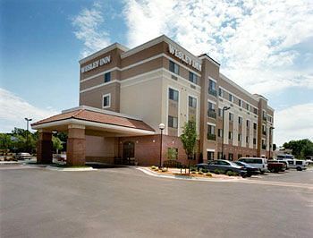 Wesley Inn Wichita Eksteriør bilde
